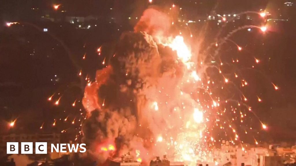 Une puissante explosion secoue Beyrouth dans la nuit  (1/1)